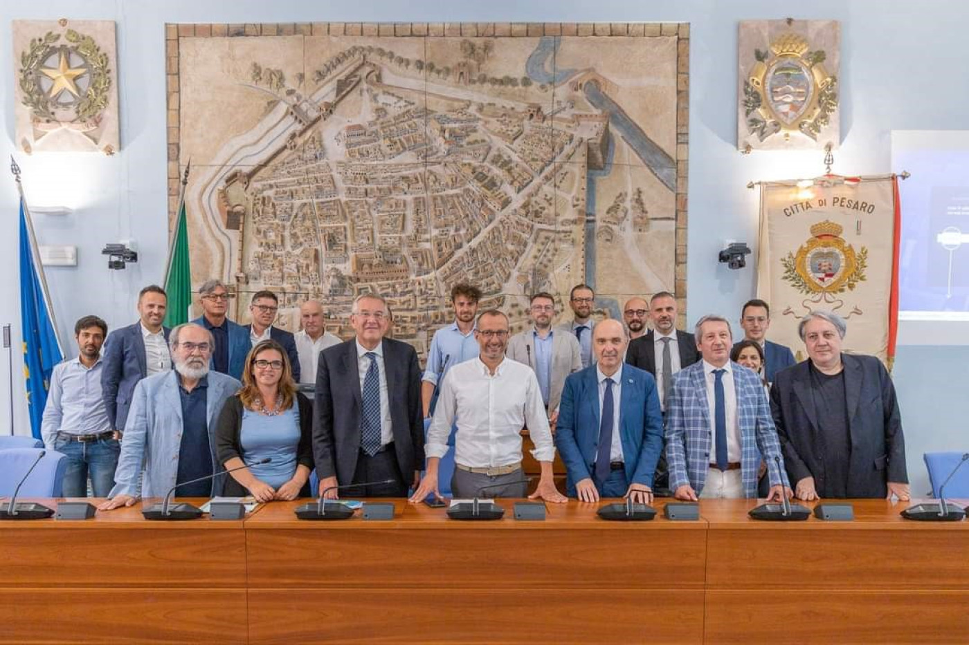 Two new university courses in response to the energy transition and the digitalization of industries